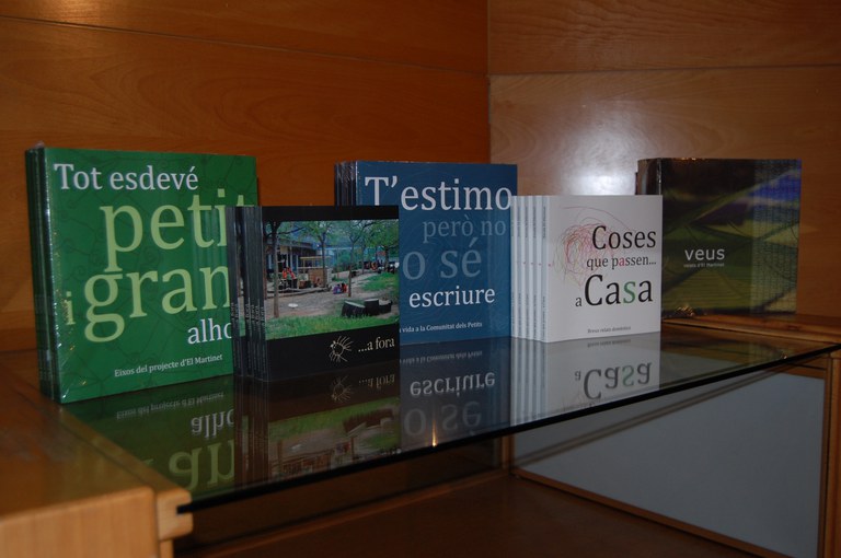 Els quatre llibres editats per l'escola es poden comprar a través de la web d'Amics del Martinet