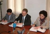 PSC, CiU i ICV signen el pacte de govern de Ripollet.