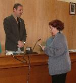 Montserrat Figueras d’IC pren possessió com a nova regidora.