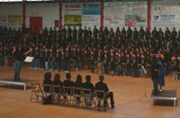 Multitudinària cantata al Pavelló del Petit Príncep .