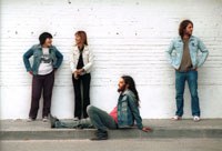 Avanç Festa Major 2004El grup local Ron de kaña compartirà escenari amb Dover.