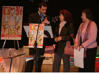 Agraciats dels concursos de Nadal del Mercat i la Unió de Botiguers.