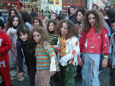 Més de 80 monstres conformen la comparsa guanyadora del Carnaval 2005.