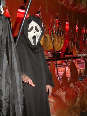 Més personatges de terror al Mercat Municipal.