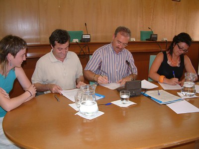 Ripollet i Cerdanyola renoven el conveni de col·laboració amb La Gresca .