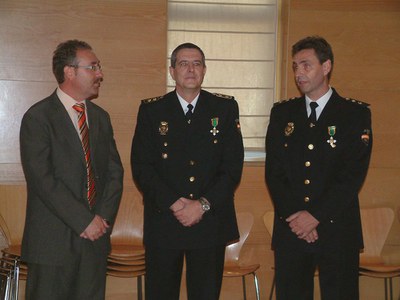 Un Policia Nacional de Ripollet rep la creu al mèrit policial.