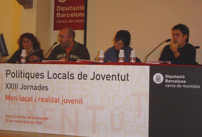 El Casal de Joves presenta el ‘Joveneix 2005’ a unes jornades de la Diputació.