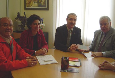 La Cambra de Comerç col·labora amb el projecte local de reconstrucció d’una escola a l’Índia.