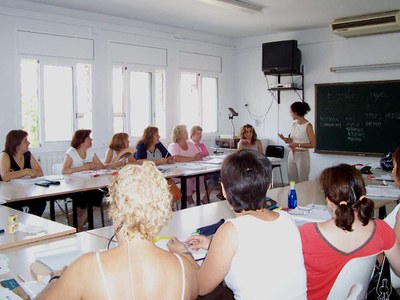 El PMO posa en marxa un nou programa per a formar aturats en el sector de l’atenció a les persones.