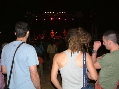 1 de juliol, macrofesta La Gibrelleta als PinetonsAmb Lax'n'Busto i Whiskyn's.