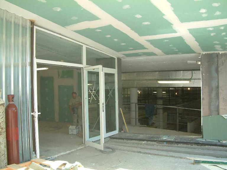 ripollet-economia-mercat-provisional-010806.JPG (1).JPG