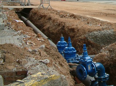 Tall d'aigua a la zona de Balmes i rambla de Sant Jordi.