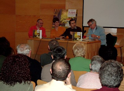 Eloi Isern publica un conte de bolets il·lustrat per Aleix Saló .