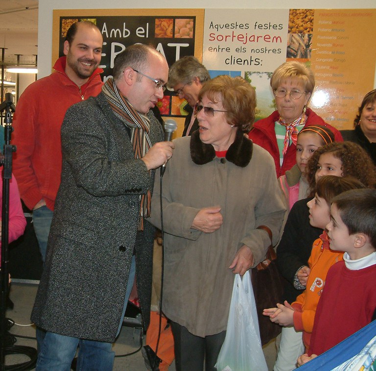 ripollet-economia-nadal-mercat-sorteig-concurs-viatges-050107%20(6)-bis.jpg