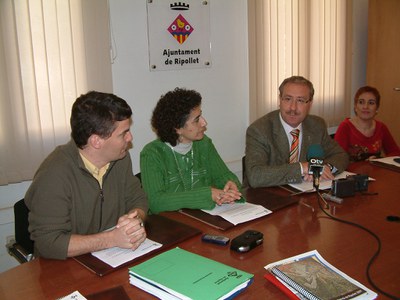 MUNICIPALS 2007: El govern municipal qualifica el 2006 com un any 'efectiu i tranquil'.