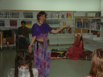 ripollet-cultura-dia-dona-bibliotcea-contes-mil-i-una-nits-070307 (13).JPG
