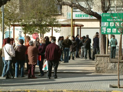 Obertura de l'oficina d'informació dels pisos de protecció oficial a Ripollet.