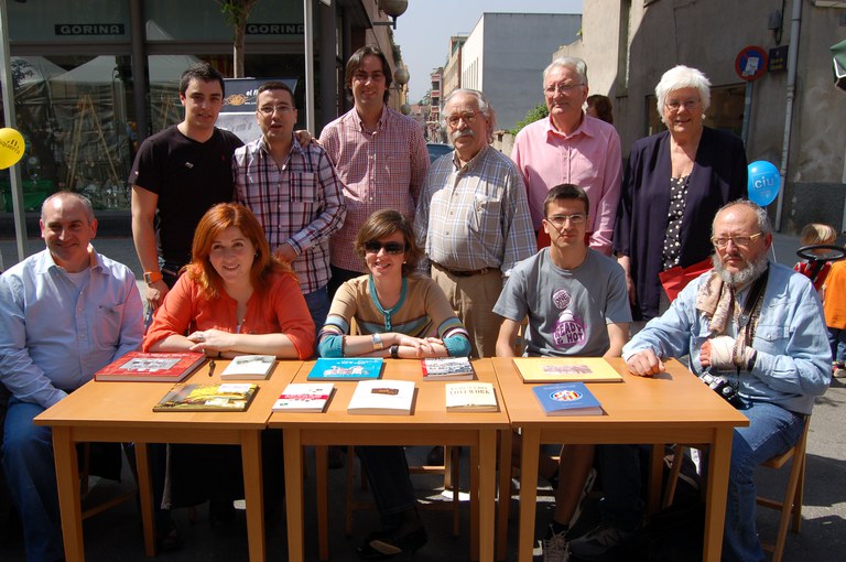ripollet-cultura-sant-jordi-a-la-rambla-220407 (406).JPG