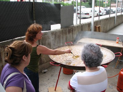 La Festa de la Primavera del barri de Tiana – Pont Vell omple el pati del seu institut.
