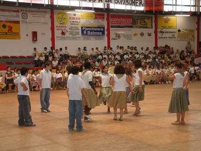 ripollet-educacio-pavello-trobada-de-dansaires-080607%20(51).JPG