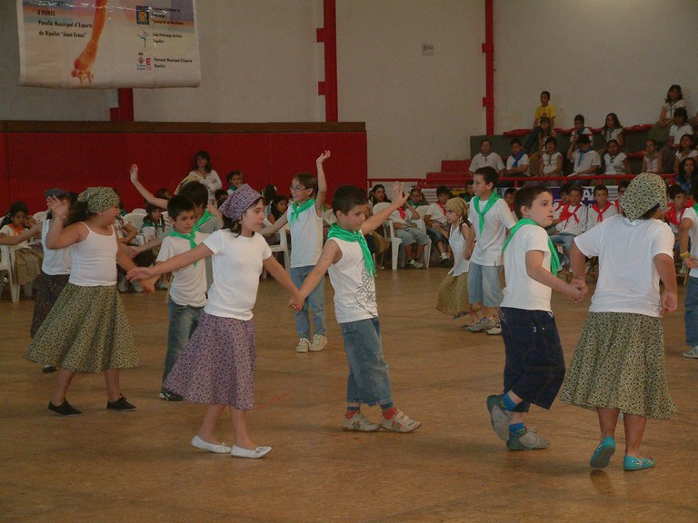 ripollet-educacio-pavello-trobada-de-dansaires-080607%20(14).JPG