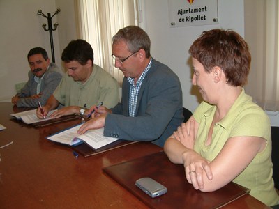 ripollet-politica-pacte-govern-2007-2011-180607%20(10).JPG