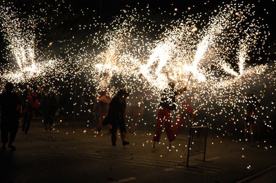 Avanç de la Festa MajorVersots i cercavila infernal.