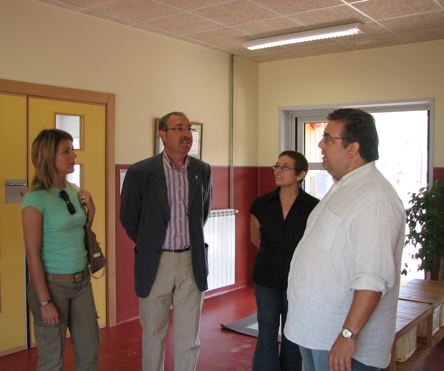 ripollet-educacio-visita-pinetons-alcalde-120907%2003-M.jpg