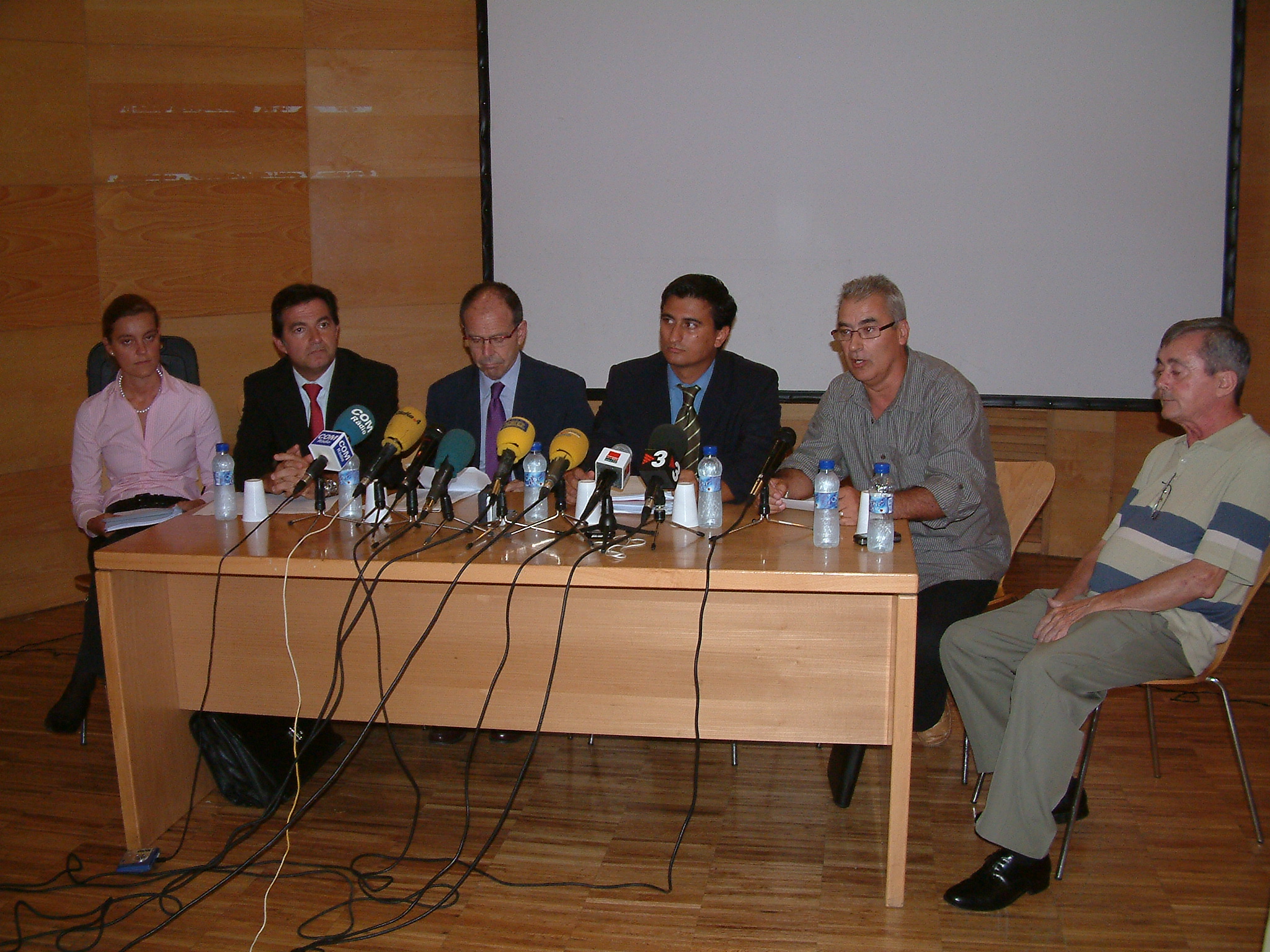 ripollet-societat-associacio-afectats-amiant-roda-de-premsa-130907 (2).JPG