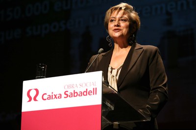 El ripolletenc William Andres Ocampo rep un dels premis de la Caixa Sabadell .