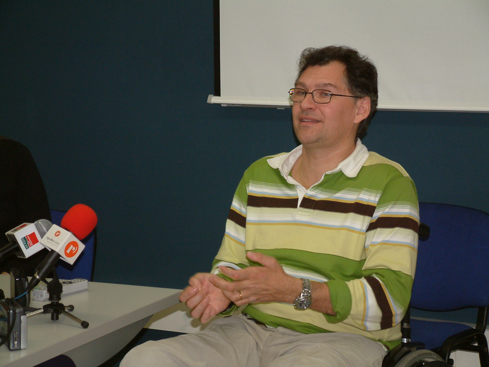 ripollet-solidaritat-creu-roja-discapacitats-xerrada-041207 (12).JPG