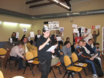 Kanyapollet torna a protestar contra la pujada de taxes dels locals d'assaig .
