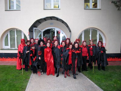 Els treballadors de l'Ajuntament es disfressen de dimonis.