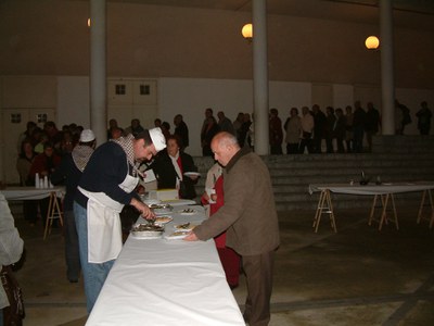 L'entitat El Setrill tanca el carnaval 2008 amb una gran sardinada.