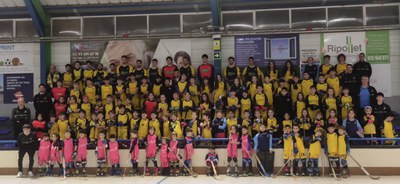 Fotografia oficial de tot el Club Hoquei Ripollet Foto: Cedida pel club..