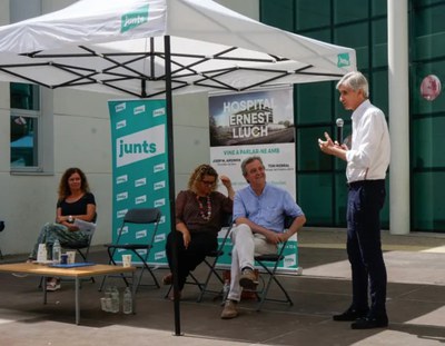 Argimon, Geli i Morral a l'acte de Junts per Catalunya al pati del Centre Cultural.