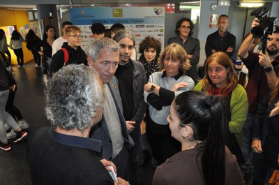 El conseller d'Educació Josep González-Cambray ha visitat aquest divendres l'Institut Palau Ausit.