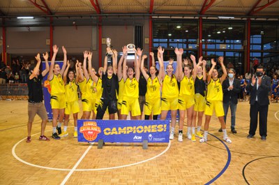 El Pavelló Joan Creus vibra amb la final de la Lliga Catalana de Bàsquet femení.
