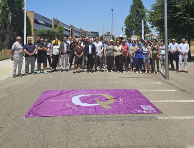 Fotografia de protocol d'autoritats i empreses implicades.