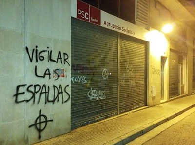 Fotografia de les pintades que va patir la seu del PSC Ripollet. Foto: Xarxes Socials del PSC Ripollet..