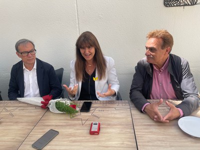 Junts presenta el seu programa electoral i fa campanya amb Laura Borràs.
