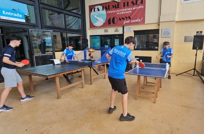 La Gimcana de tennis taula de Festa Major és una de les activitats subvencionades.
