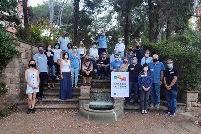 Grup de cocreació a la cinquena sessió, el 15 de juny als Jardins de Ca n’Ortadó de Cerdanyola.