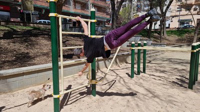 S'instal·len nous aparells per a cal·listènia i parkour al parc de Rizal.