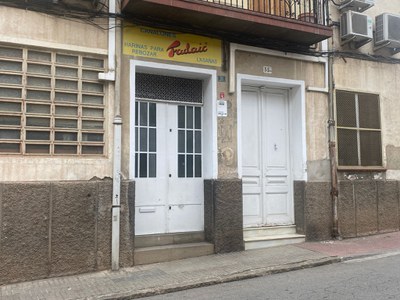 Fotografia de la façana de l'empresa Fadaic.