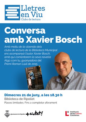 L’autor Xavier Bosch visita la Biblioteca Municipal de Ripollet.