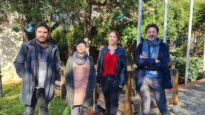 Milo Fisconaro, d’Aqua Pública Europea (a la dreta), amb Pilar Castillejo, regidora de Serveis Municipals i Municipalitzacions, Gemma Lozano, gerent de Genera, i Arnau Comas, del grup metropolità Ara Decidim Ripollet..