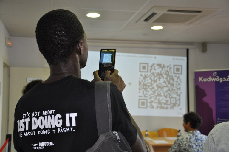 Imatge de la taula rodona. DSC_0014.JPG