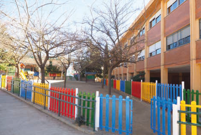 Escola Enric Tatché imatge de la façana