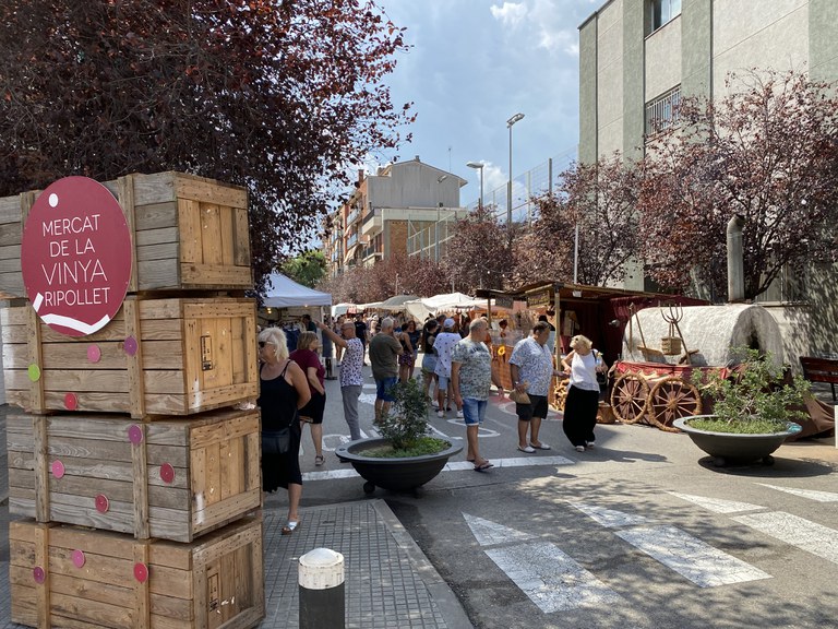 festa-majo-mercat-vinya.jpeg